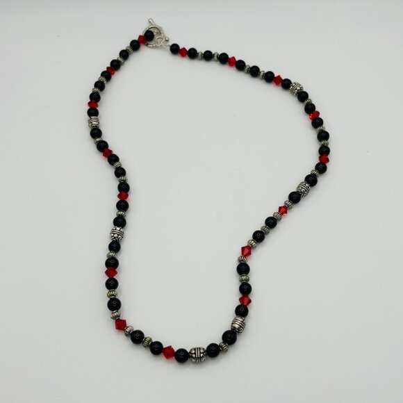Unbranded Red Black Silver Tone Beaded Necklace 22" Fashion Classic Versatile - Picture 1 of 3